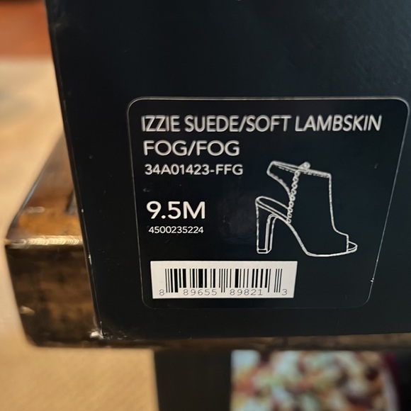 Coach booties size 9.5. Tan color - Picture 7 of 7